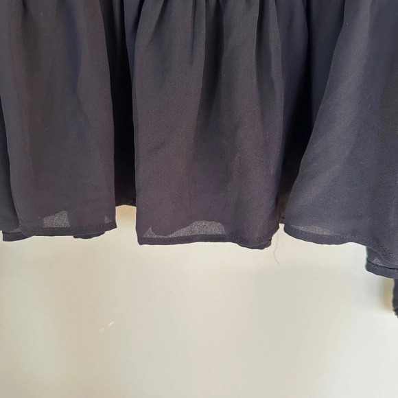 Woman's Loft Long Sleeve Black Blouse Ruffle Hem Size M 100% polyester - Picture 4 of 6